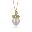 Gold pendant 750 with sea pearls and diamonds
