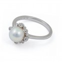 Ring in white gold 750 with Akoya sea pearls and diamonds