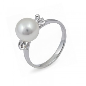 585 white gold ring with Akoya sea pearls and diamonds