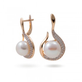 Earrings from 14 karat gold with natural pearls