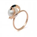 Ring from 14 karat gold with natural pearls