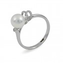 585 white gold ring with Akoya sea pearls and diamonds