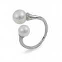585 white gold ring with Akoya sea pearls and diamonds