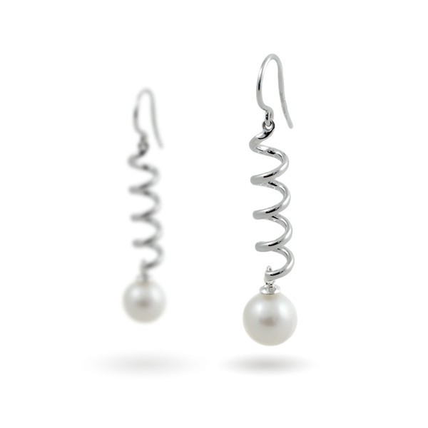 Earrings from 14 karat white gold with natural pearls