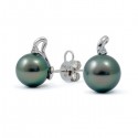 Earrings in 14 karat gold with natural pearls