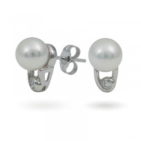Earrings in 14K white gold with Akoya sea pearls and diamonds