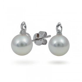 Earrings in 14K white gold with Akoya sea pearls and diamonds