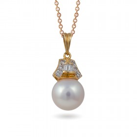 585 yellow gold pendant with Akoya sea pearls and diamonds