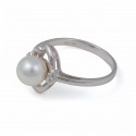 585 white gold ring with Akoya sea pearls and diamonds