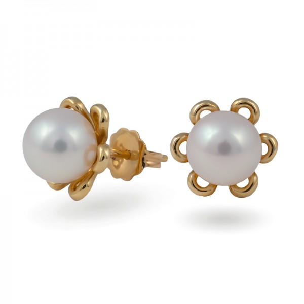 Earrings from 14 karat gold with freshwater pearls and diamonds