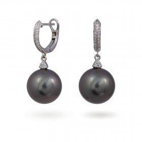 Earrings from 14 karat white gold with Tahiti sea pearls and diamonds