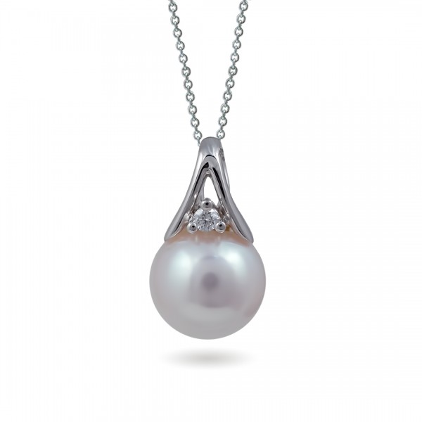 White gold pendant 750 with sea pearls and diamonds