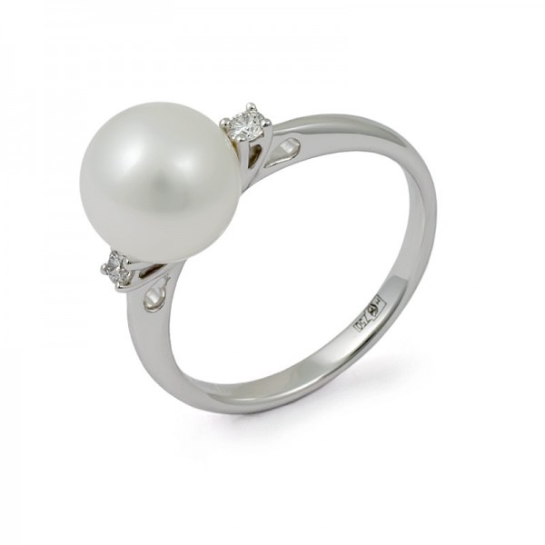 585 white gold ring with Akoya sea pearls and diamonds