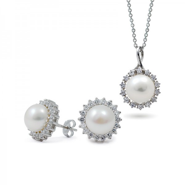 Set of 925 sterling silver with natural pearls Set of 925 sterling silver with natural pearls