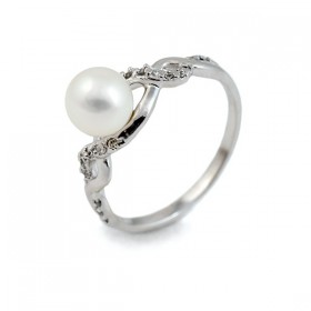 925 sterling silver ring with freshwater pearl and zirconium insert