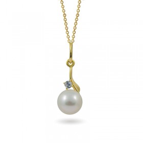 Pendant in 14 karat gold with natural pearls